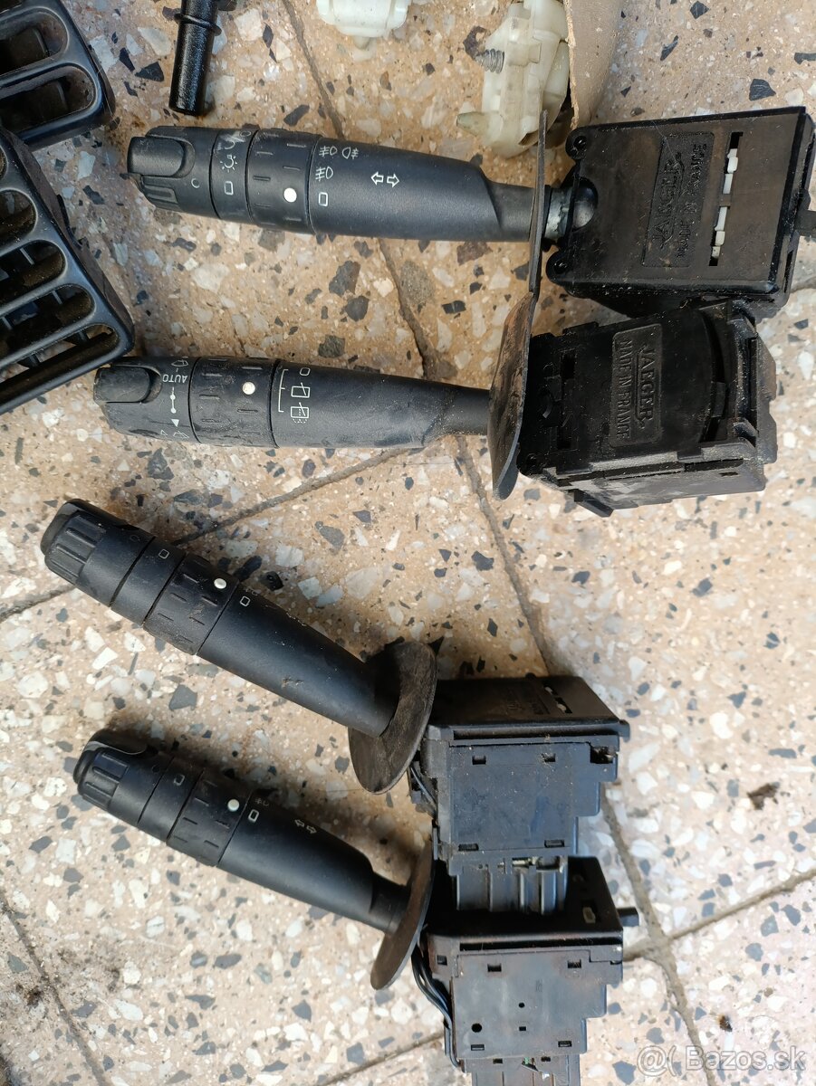 Predám páčky na Peugeot 406