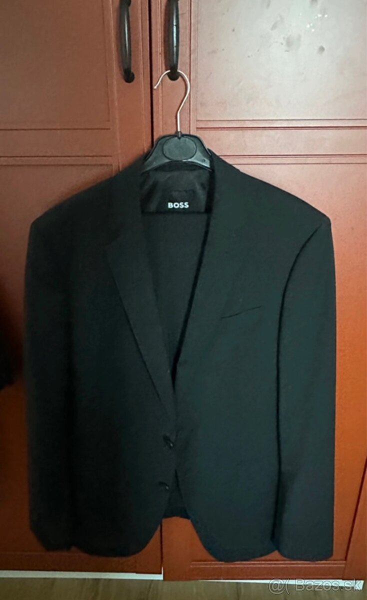 Hugo Boss oblek