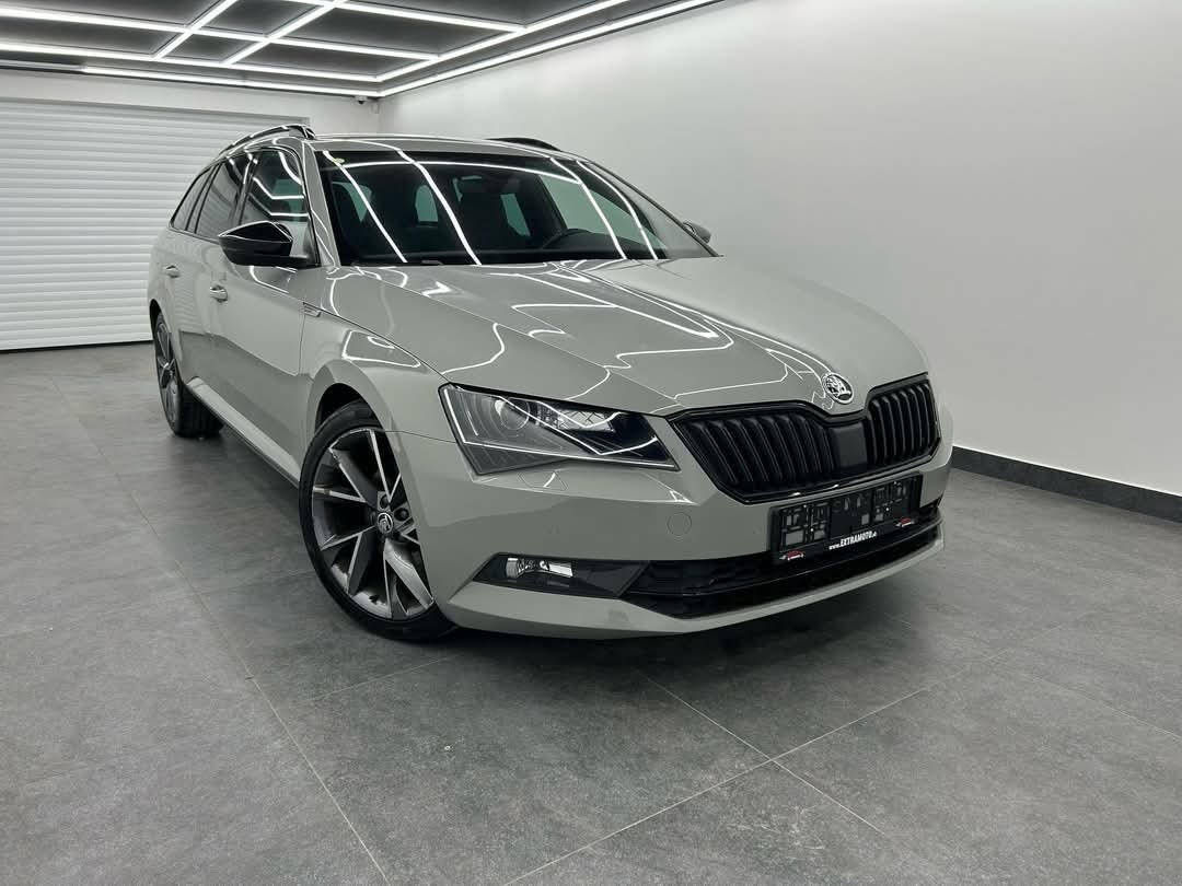 Superb Combi 2,0 TDI Sportline 110kW Top stav