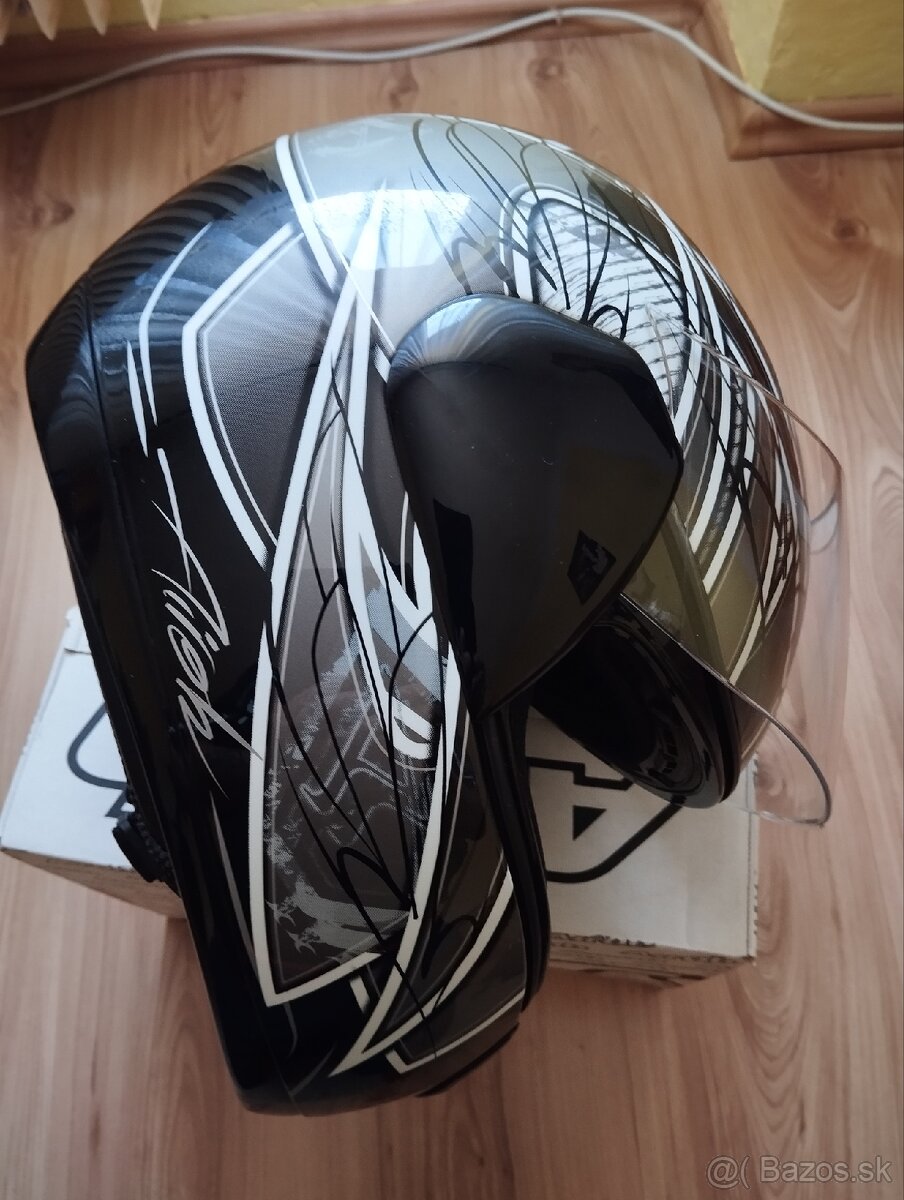 prilba na motorku