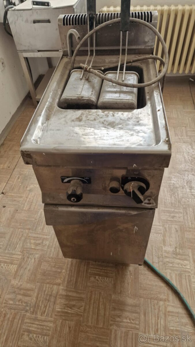 Plynová fritéza + varič cestovín v jednom