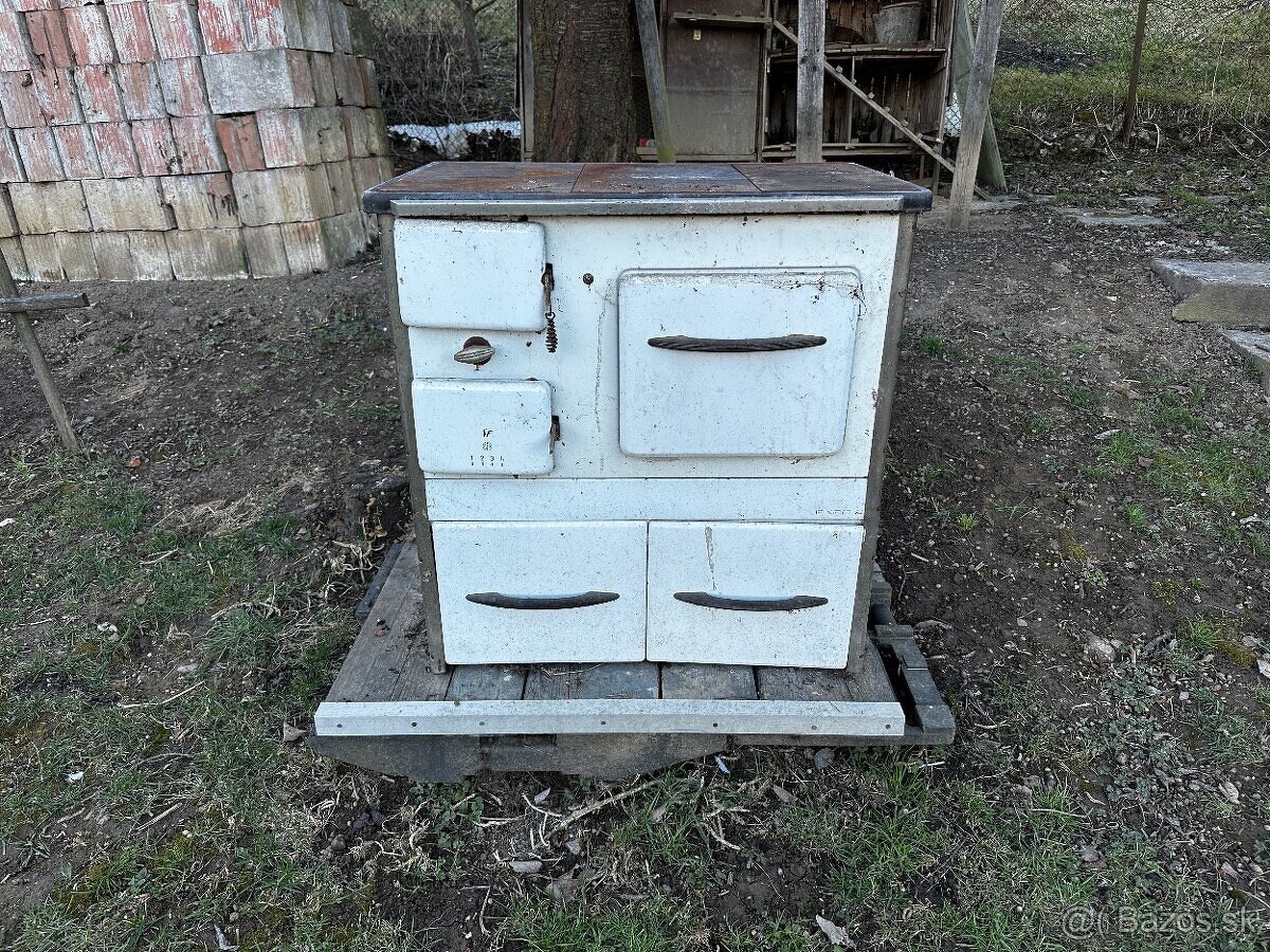 Sporak na tuhe palivo