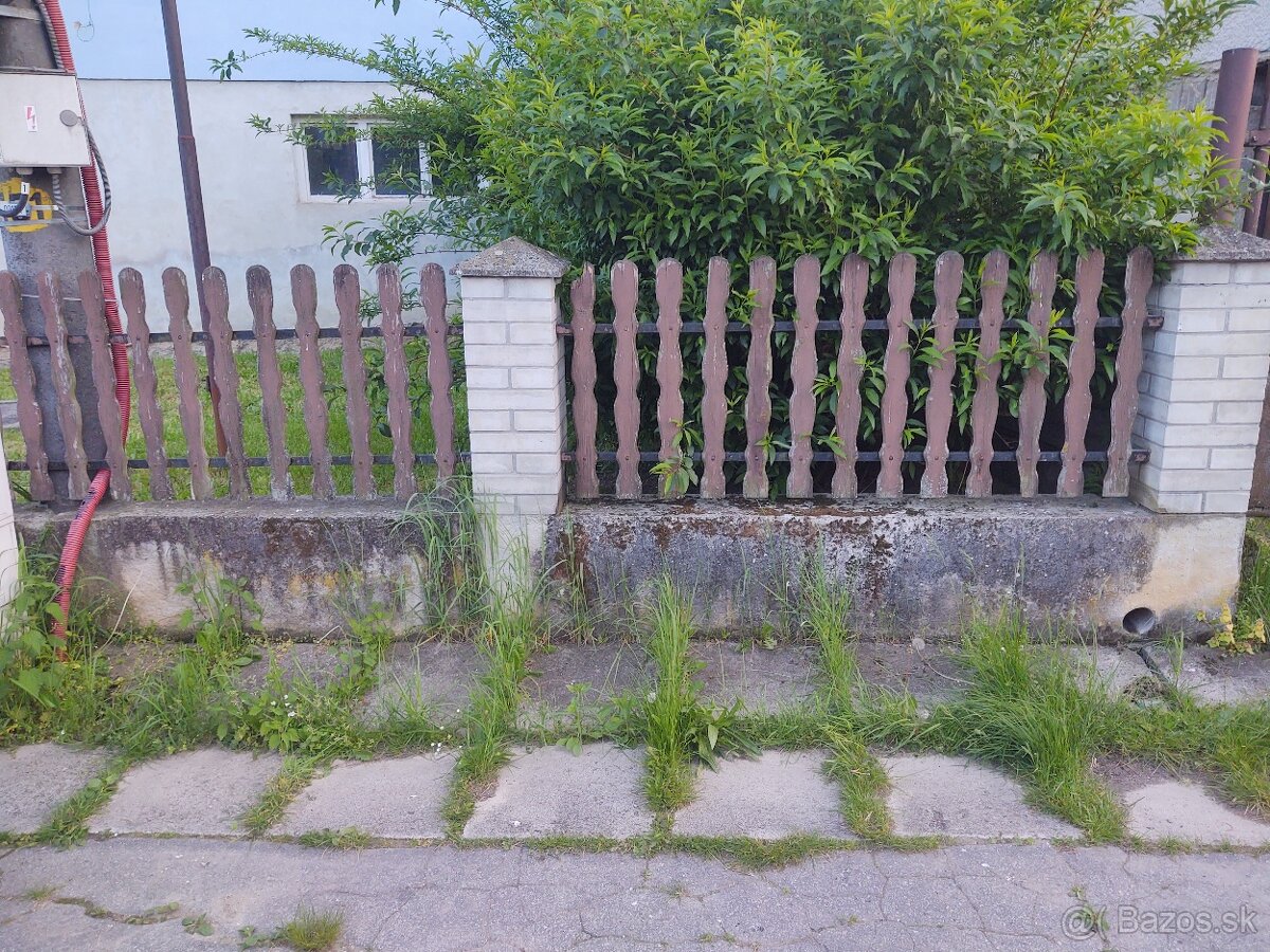 Beton, biele tehly, plotove dielce