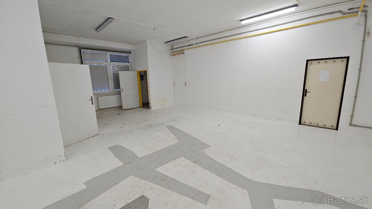 Prenájom skladových priestorov v Smoleniciach.