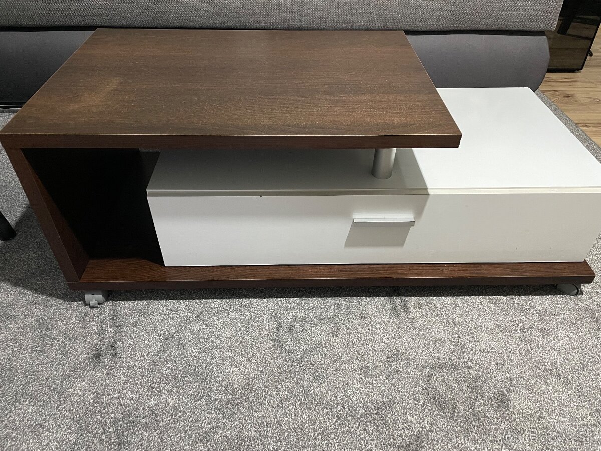 Konferenčný stolik