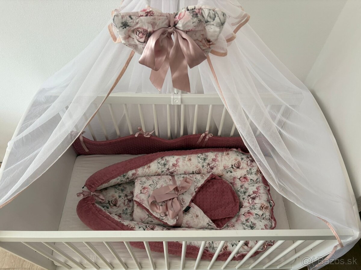 Postieľka s vybavením