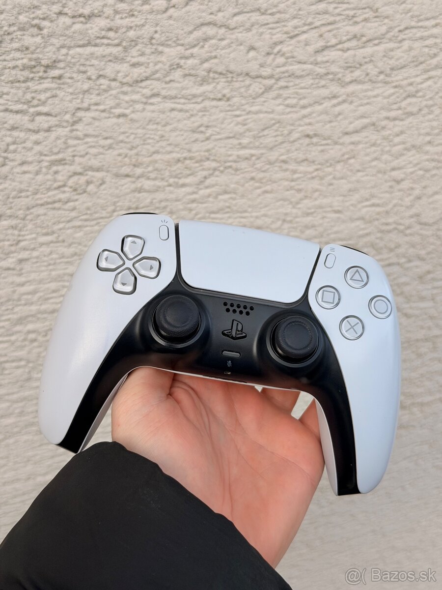 Ovládač na Playstation 5