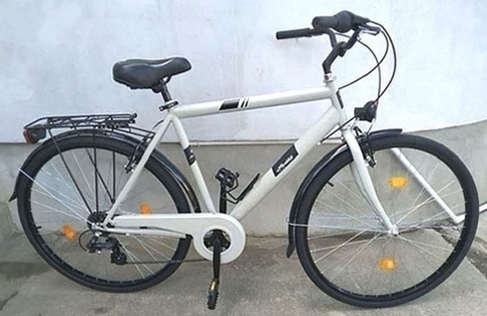 Trekingový cestný bicykel