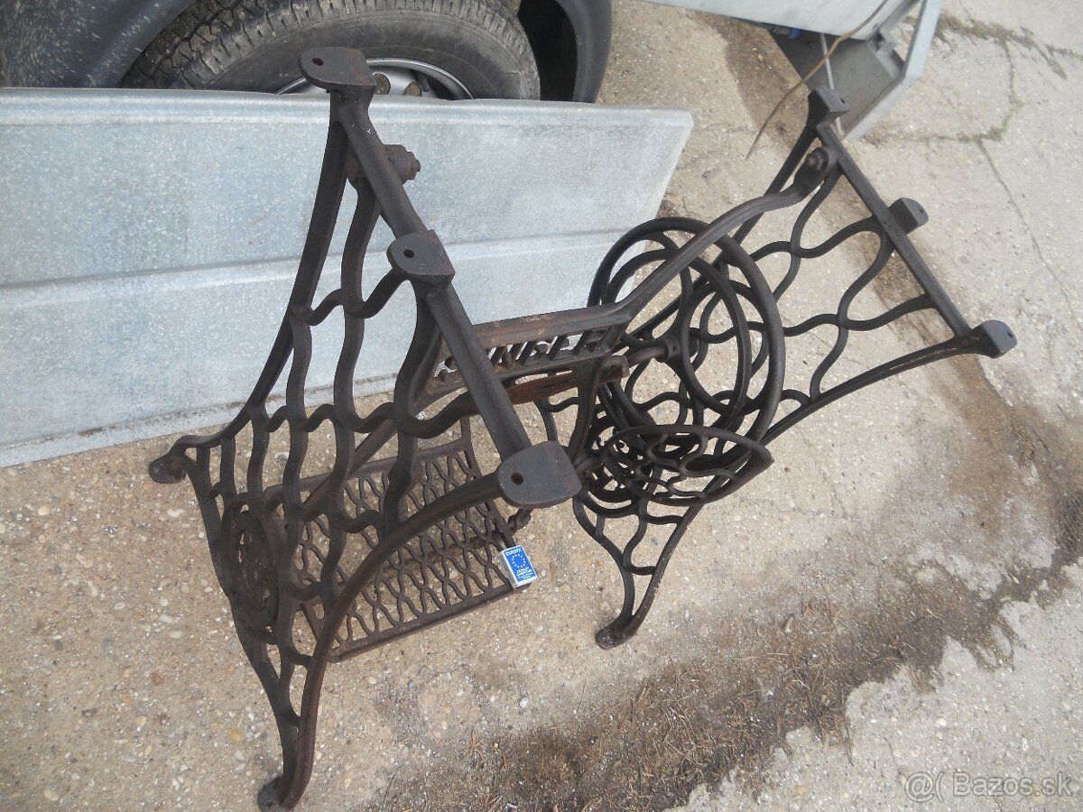 historicky stojan na stolik