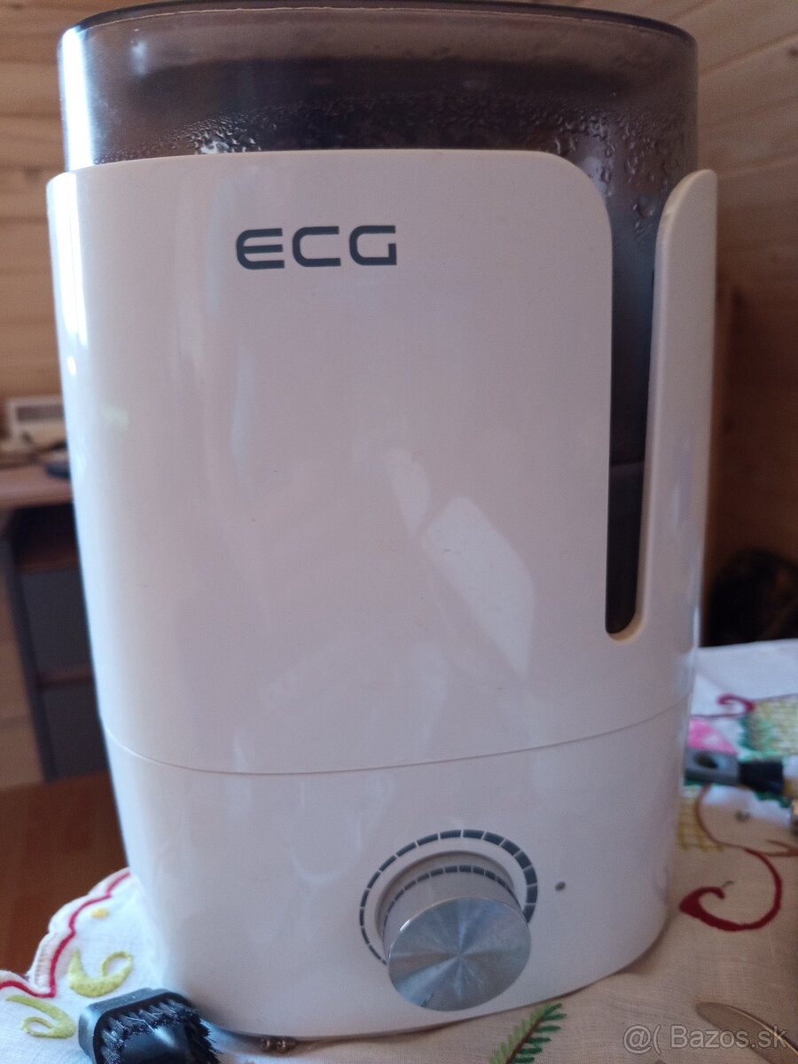 Ecg ah m351 zvlhčovač