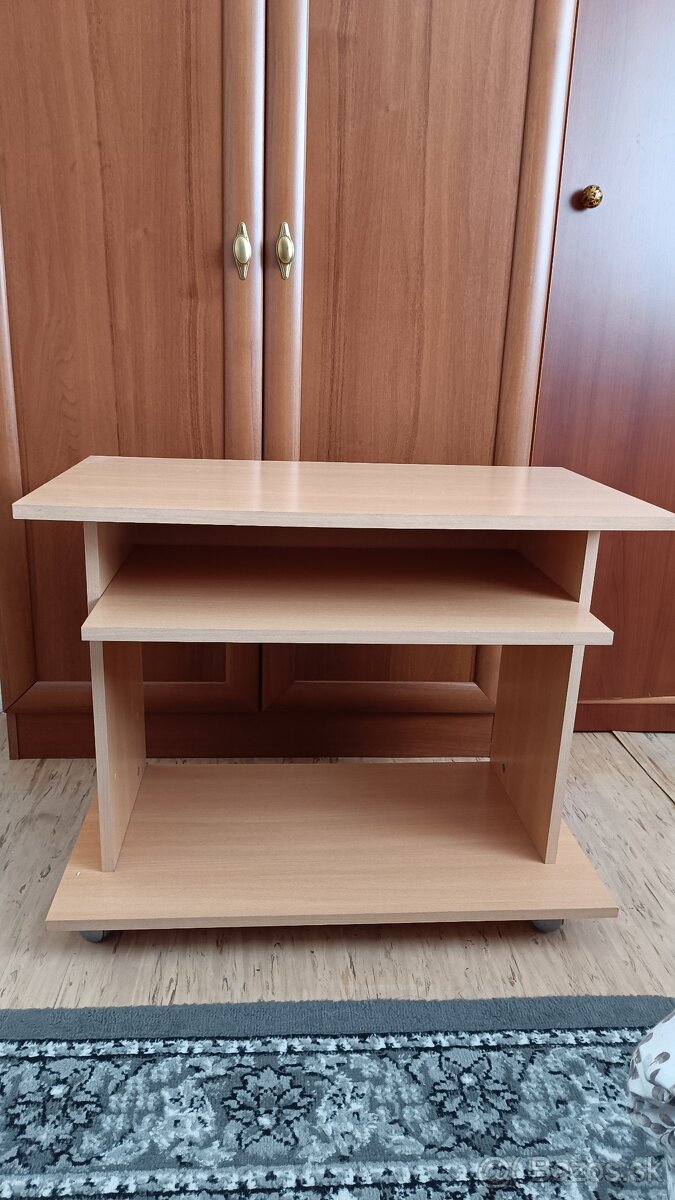 Stolík na TV