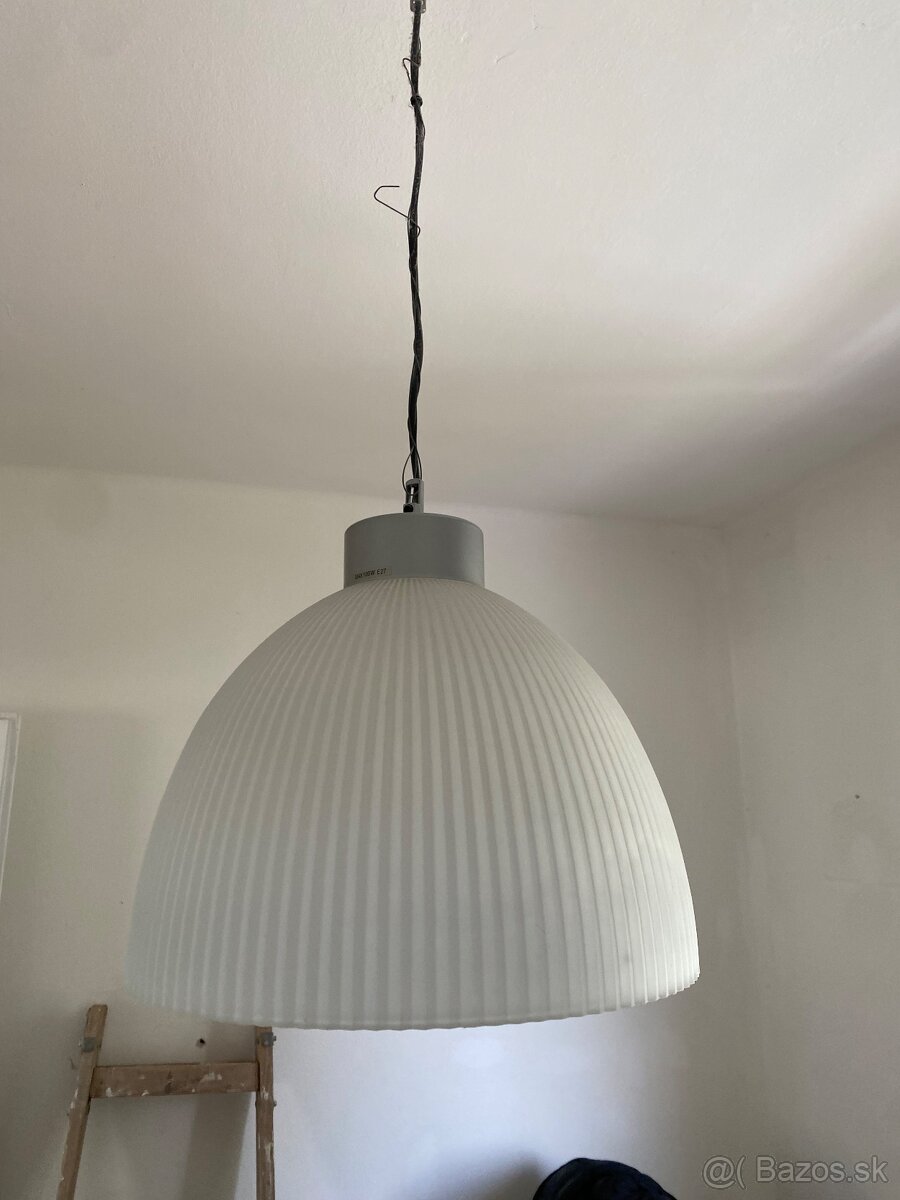 Kreslo.,Lampy. zrkadlá,