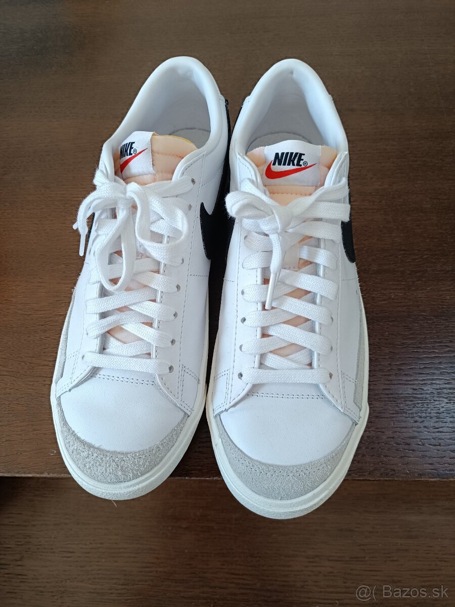 Nike blazer low