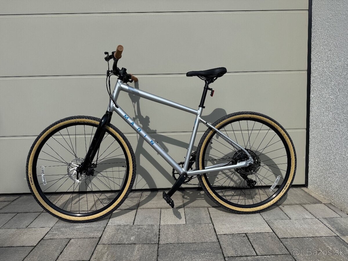 Novy pansky Marin Kentfield 2 28 bicykel, chrómová/modrá