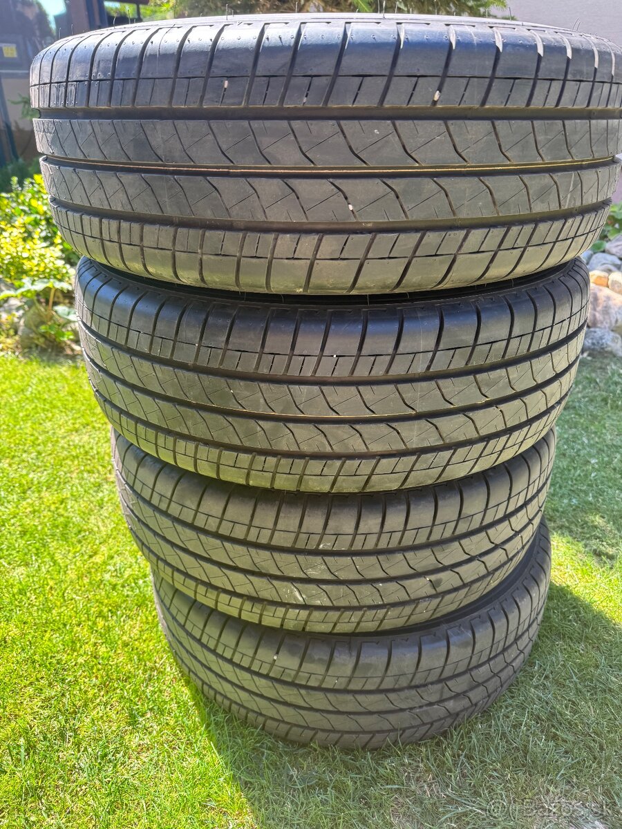 Predám letné Pneu Bridgestone Duravis 215/65 R 16C