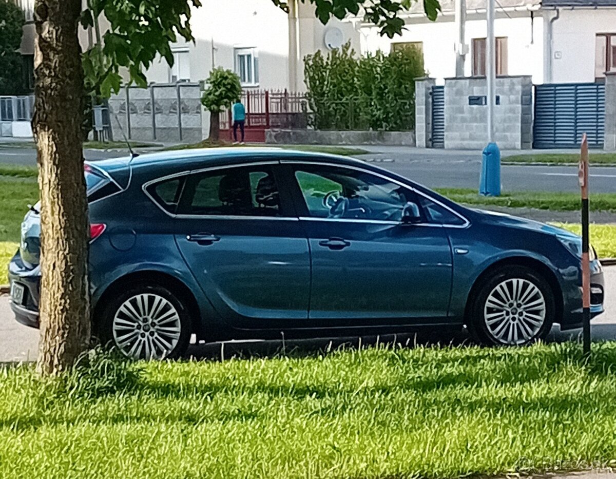 PREDÁM OPEL ASTRA J 1.4 TURBO 88 kw