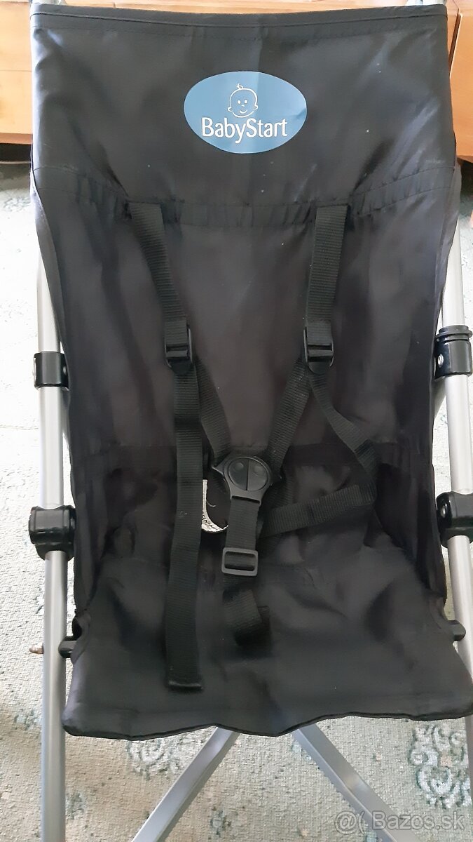 Skladací kočík do lietadla