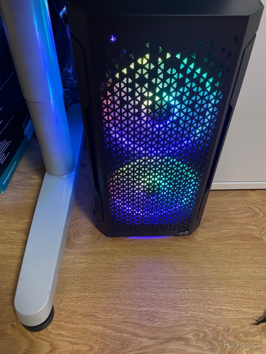 Predám herný vysvetlení pc v RGB