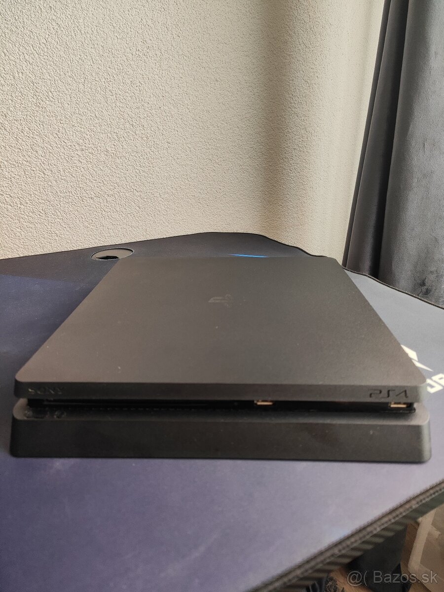 Predám PS4 Slim 500GB