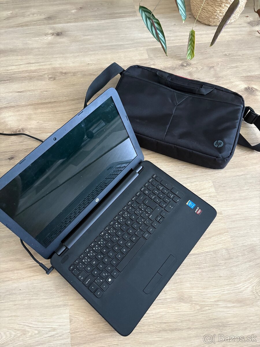 Notebook HP 15,6″ + taška