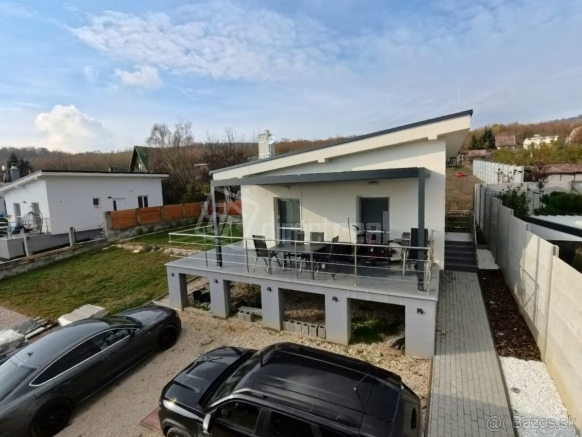 Na predaj novostavba 3 izbového domu pri lese v Štitár…