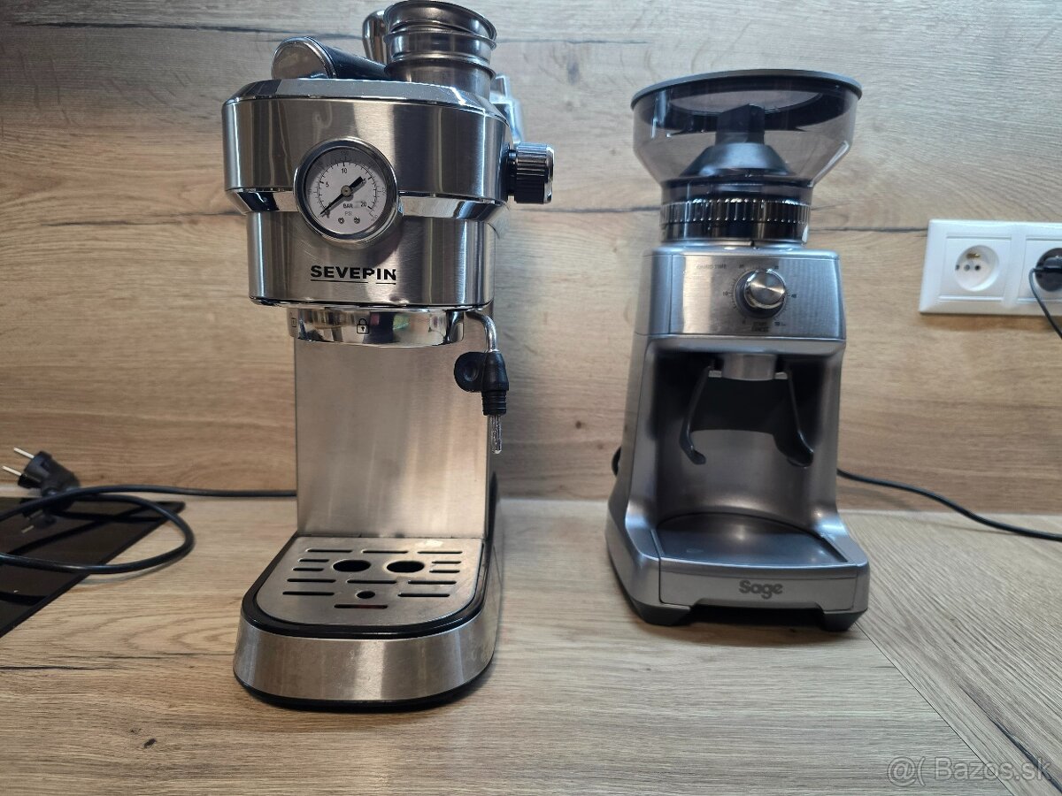 pákový kávovar, mlynček