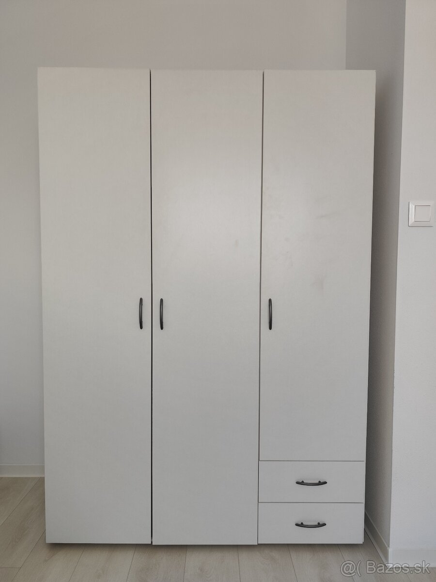 Šatníková skriňa biela