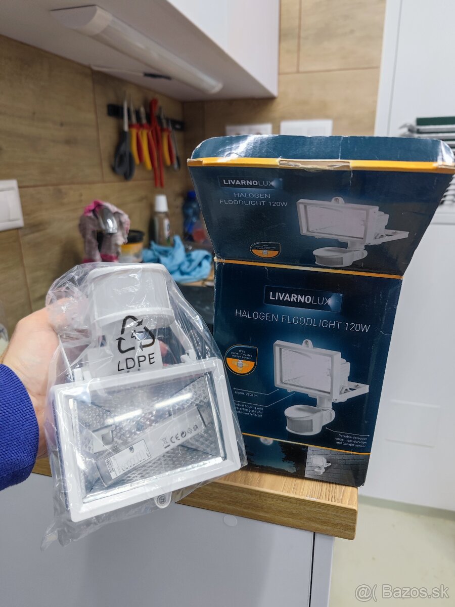 120W reflektor s pohybovým senzorom NOVÝ
