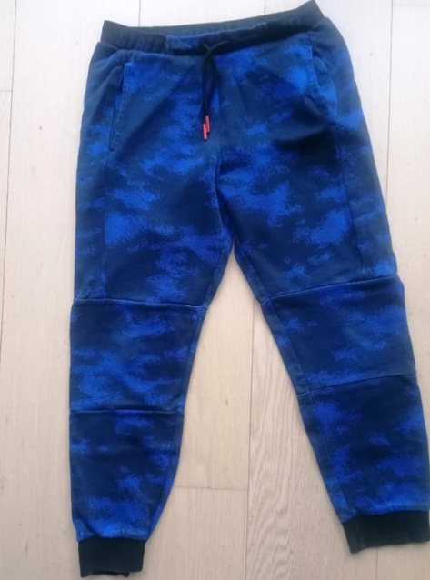 tepláky značky F&F, veľkosť 152