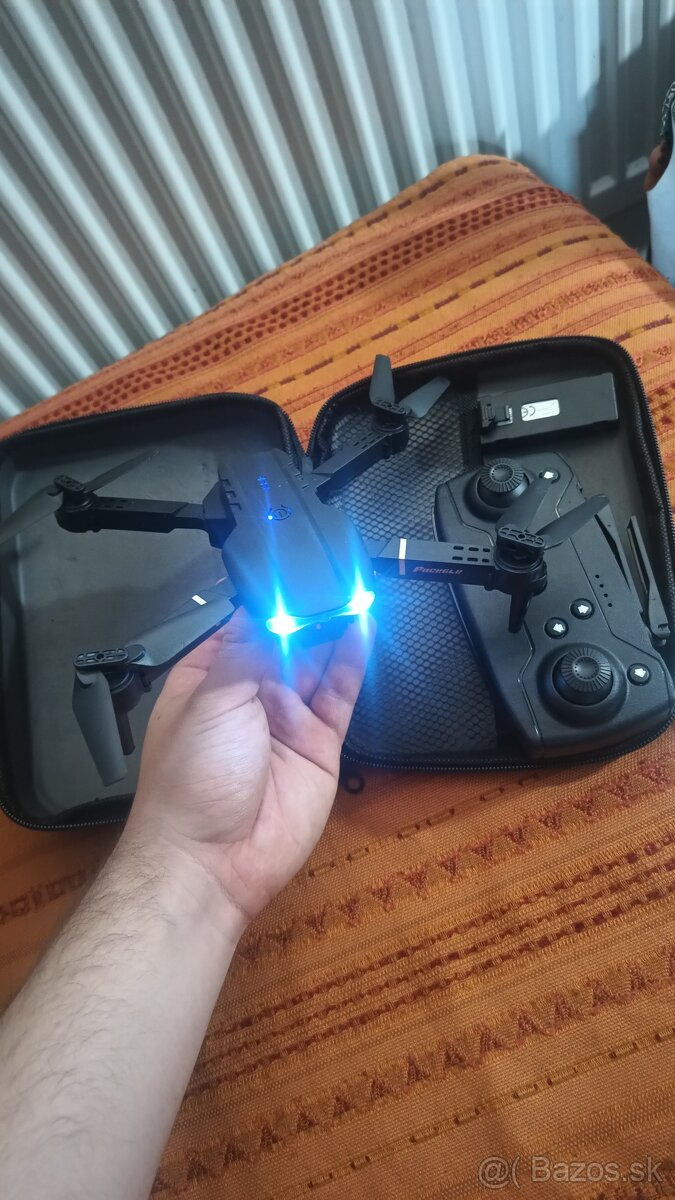 Dron E99