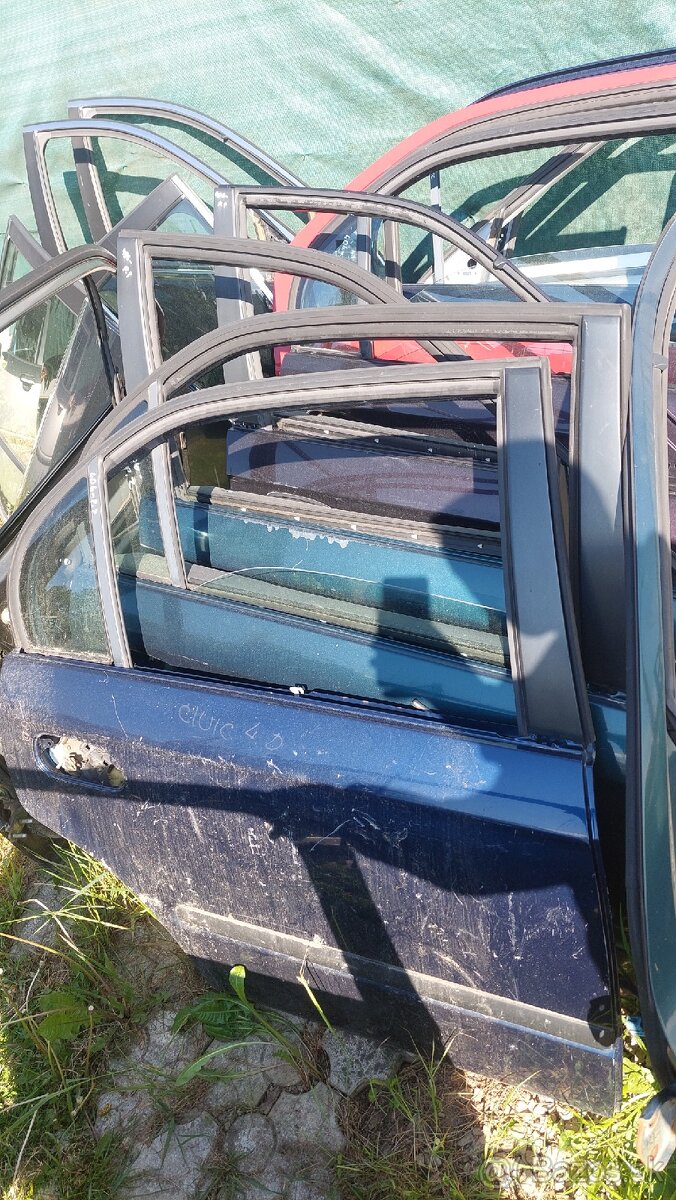 Predám práve dvere Civic sedan 96-01 Sklo mechanika