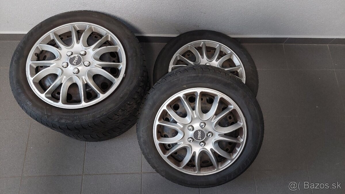 R15 Originál Škoda fabia disky na zimných pneu