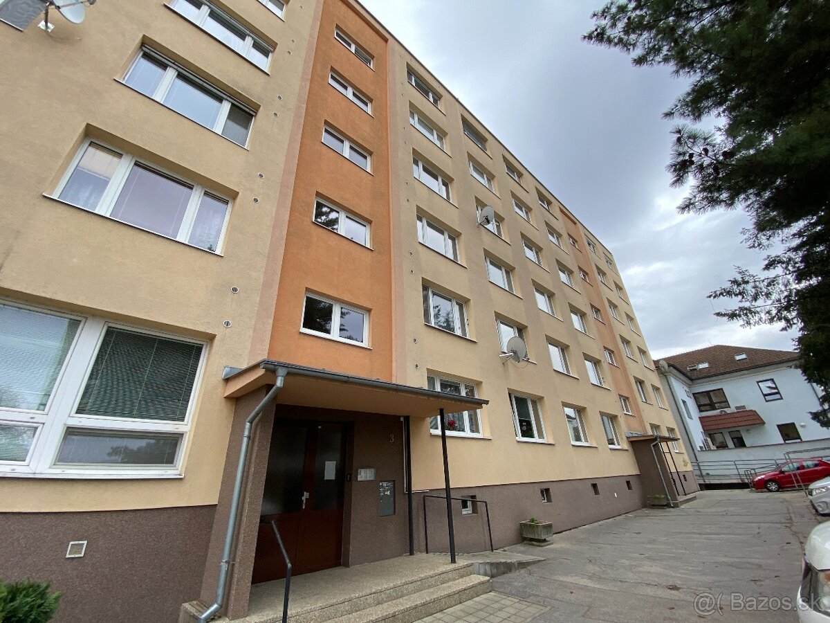 Dvojizbový byt s balkónom vo Zvolene na prenájom
