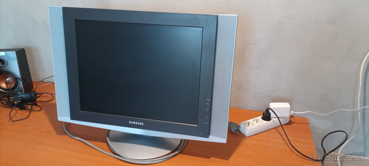 starší Samsung TV(Monitor) bez dialkového ovládania