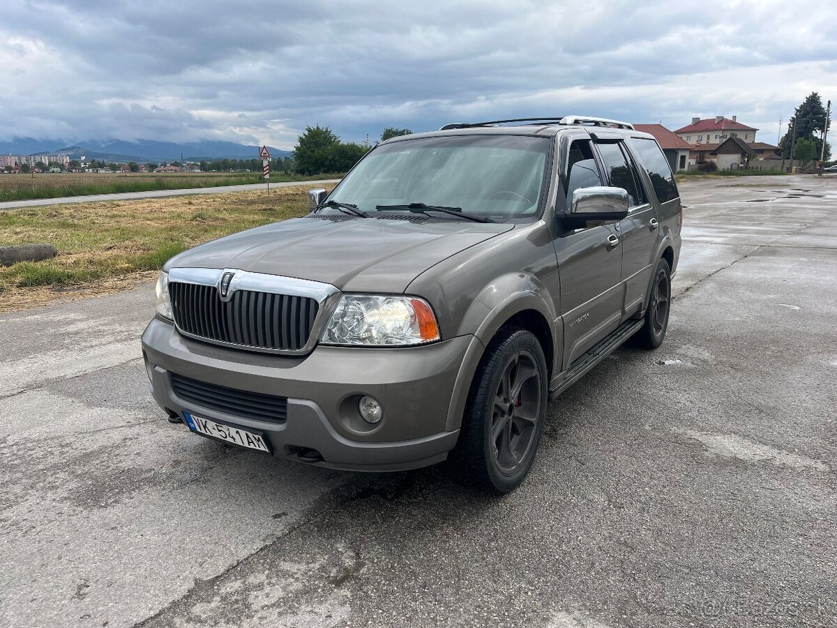 Lincoln Navigator V8