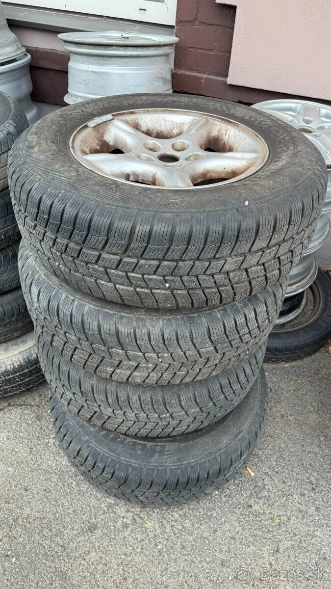 Barum polaris 3 4X4 225/70R16T + disky v dobrom stave