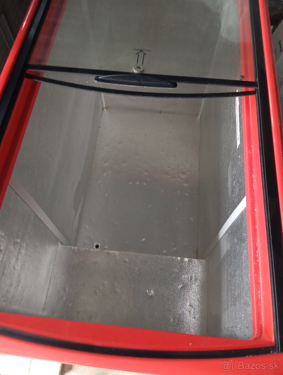 mraziak 122x64