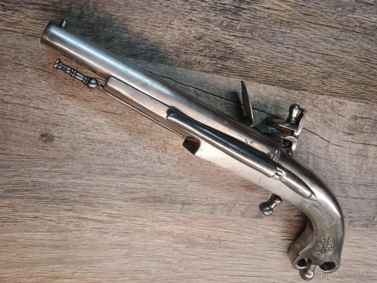 Predam kresadlova pistol
