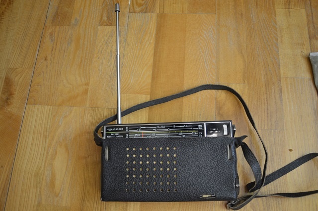 predam stare sovietske radio ROSSIJA 301