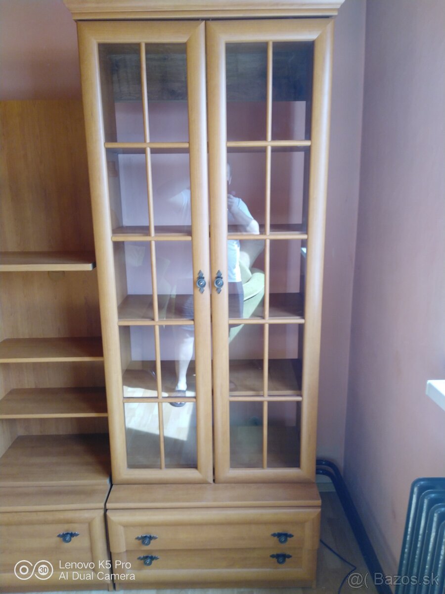 Zachovalá obývacia stena
