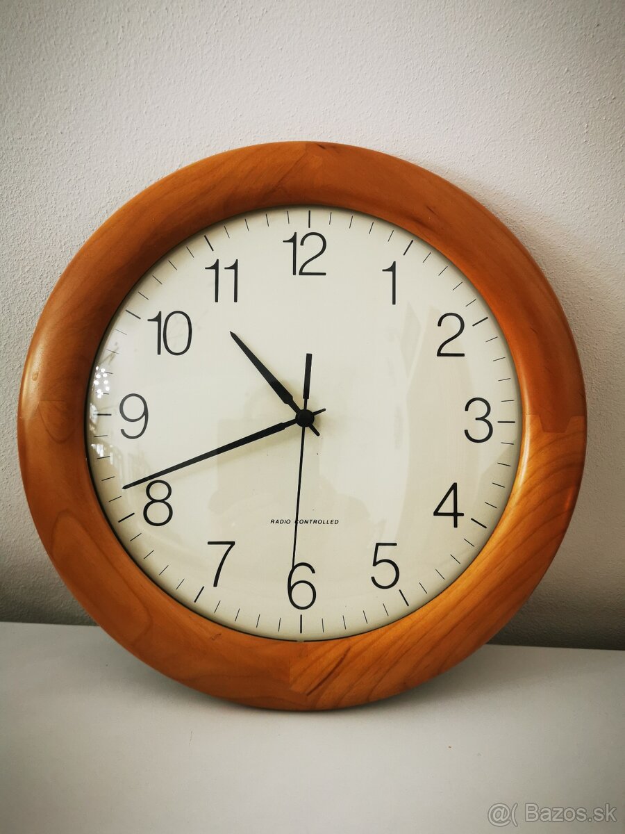 Nástenné hodiny drevené