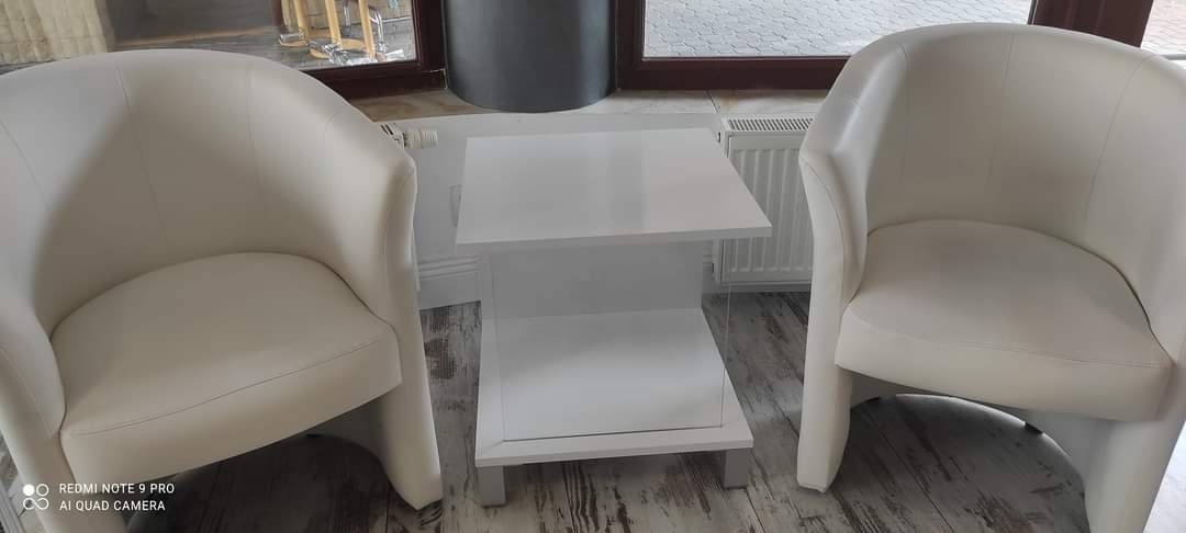 Kreslá a stolík TOP STAV