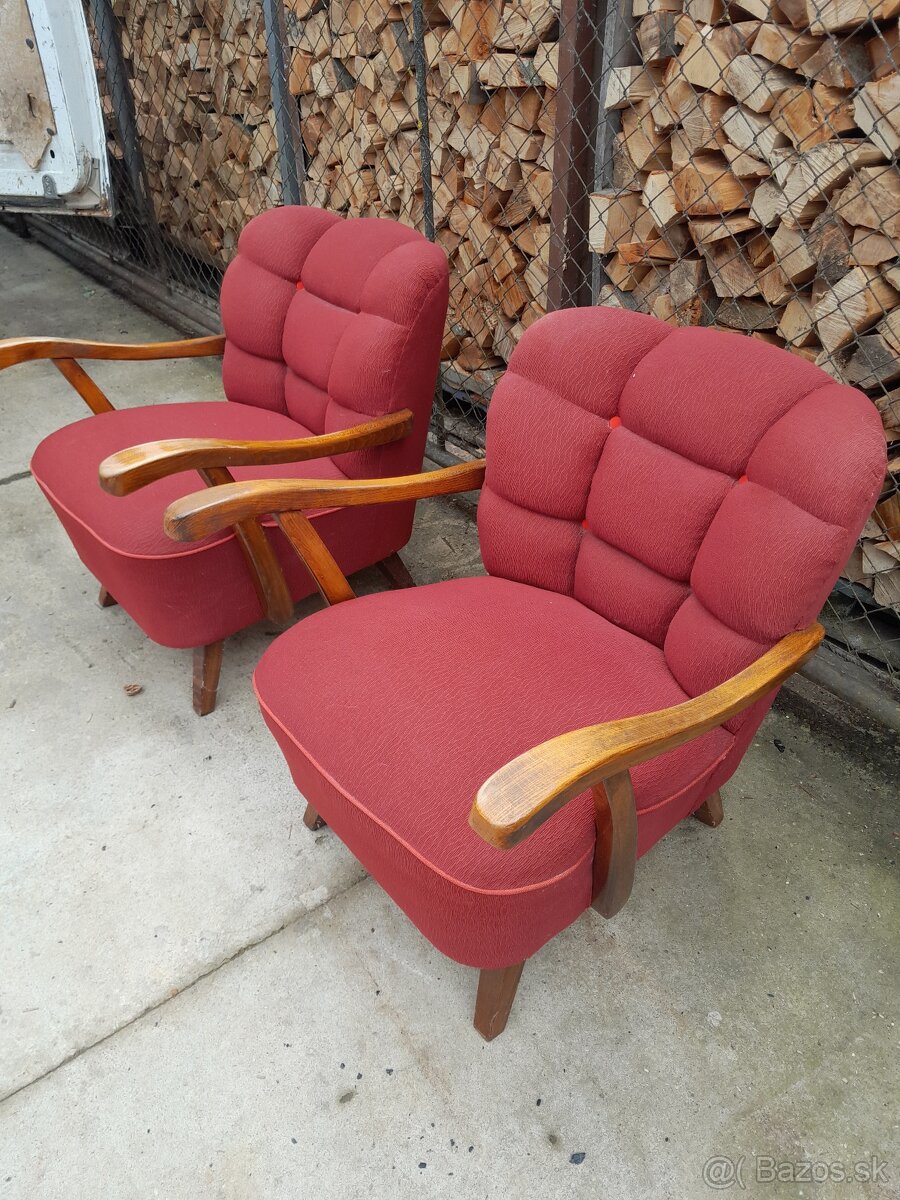 Predám pekné červené kreslá