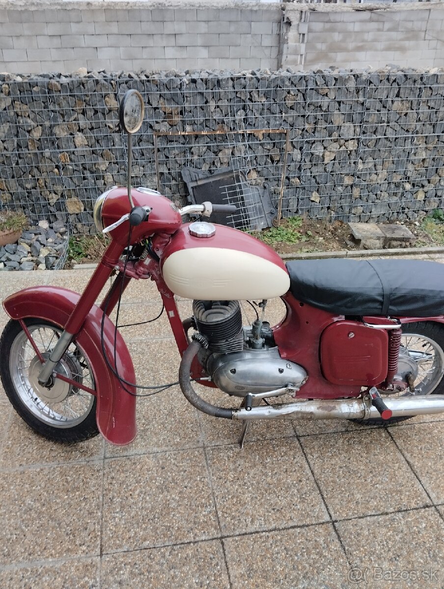 Jawa 250