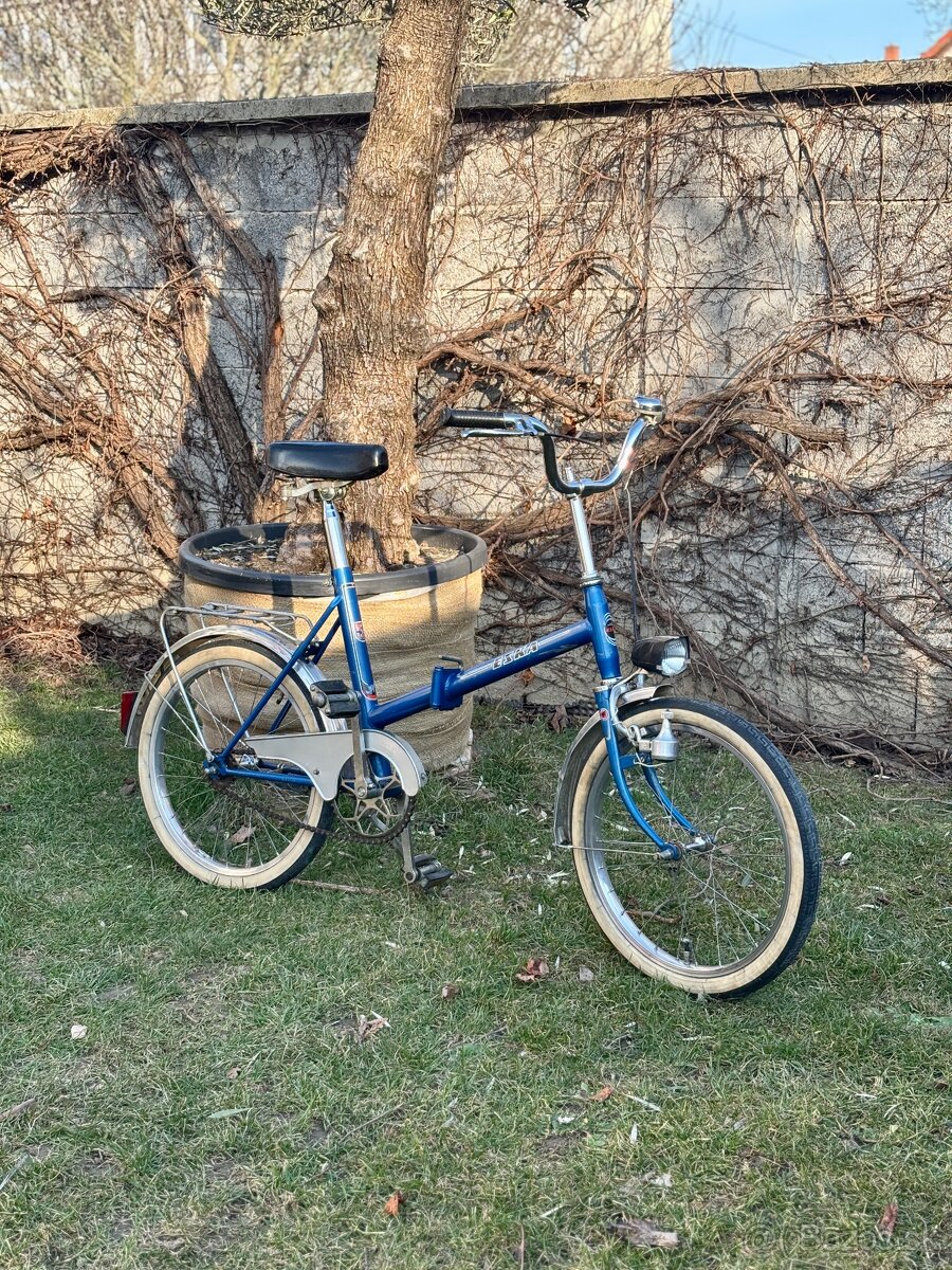 RETRO SKLADACKA ESKA 622 (1984)