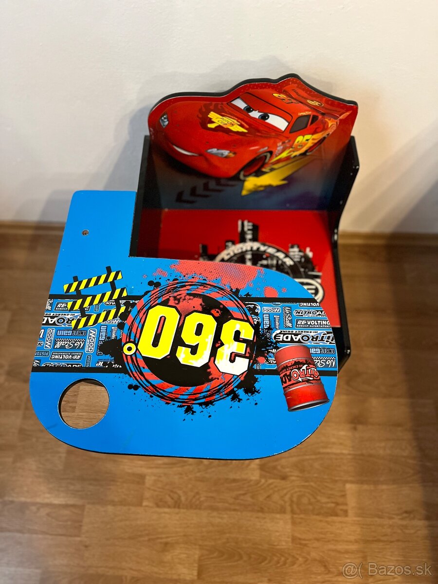 Predam stolik McQueen