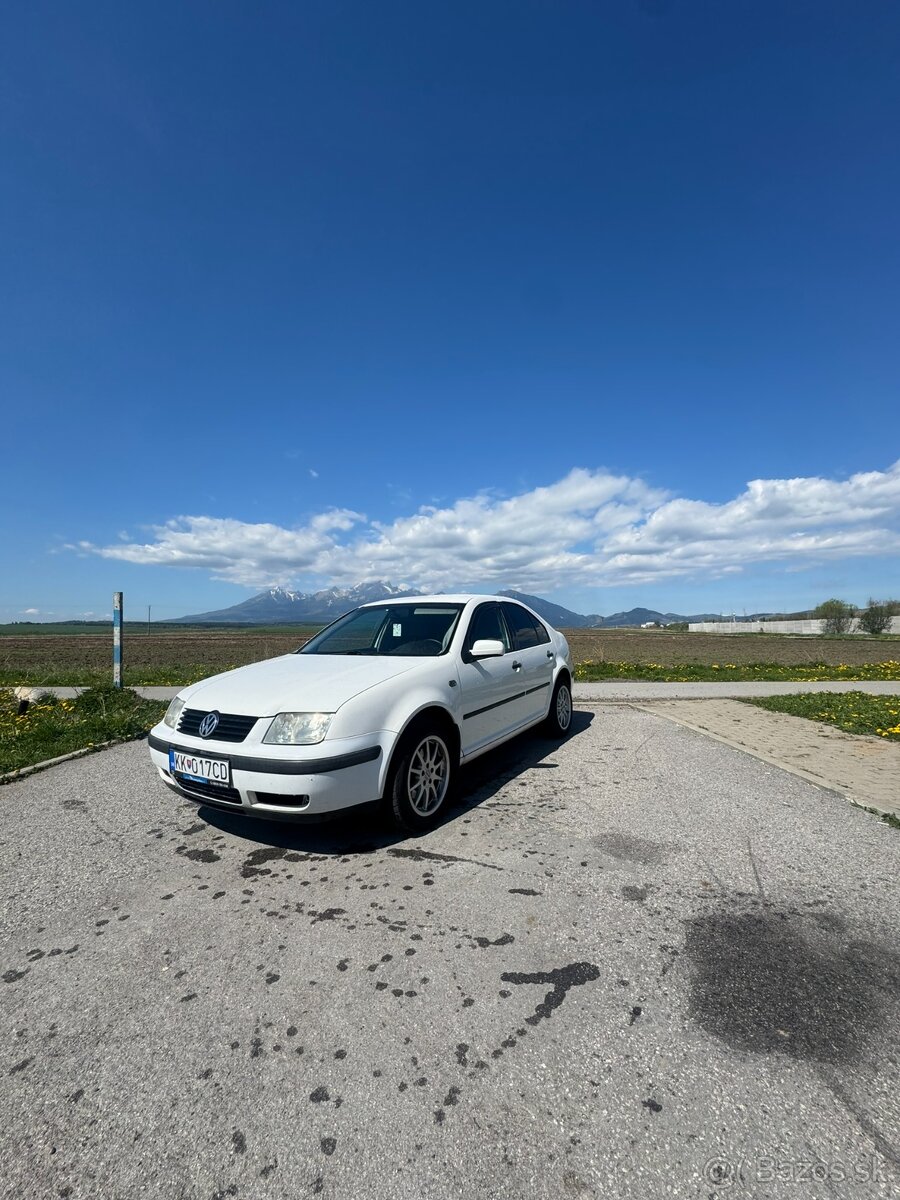 VOLKSWAGEN BORA, 1.6 benzín, 74 kW, r. v. 1999