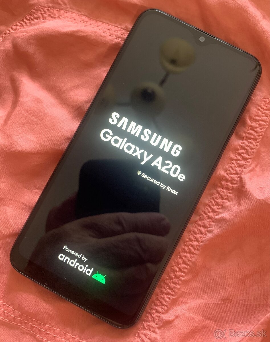 Predám Samsung A20e - čierna lakovaná - TOP Stav