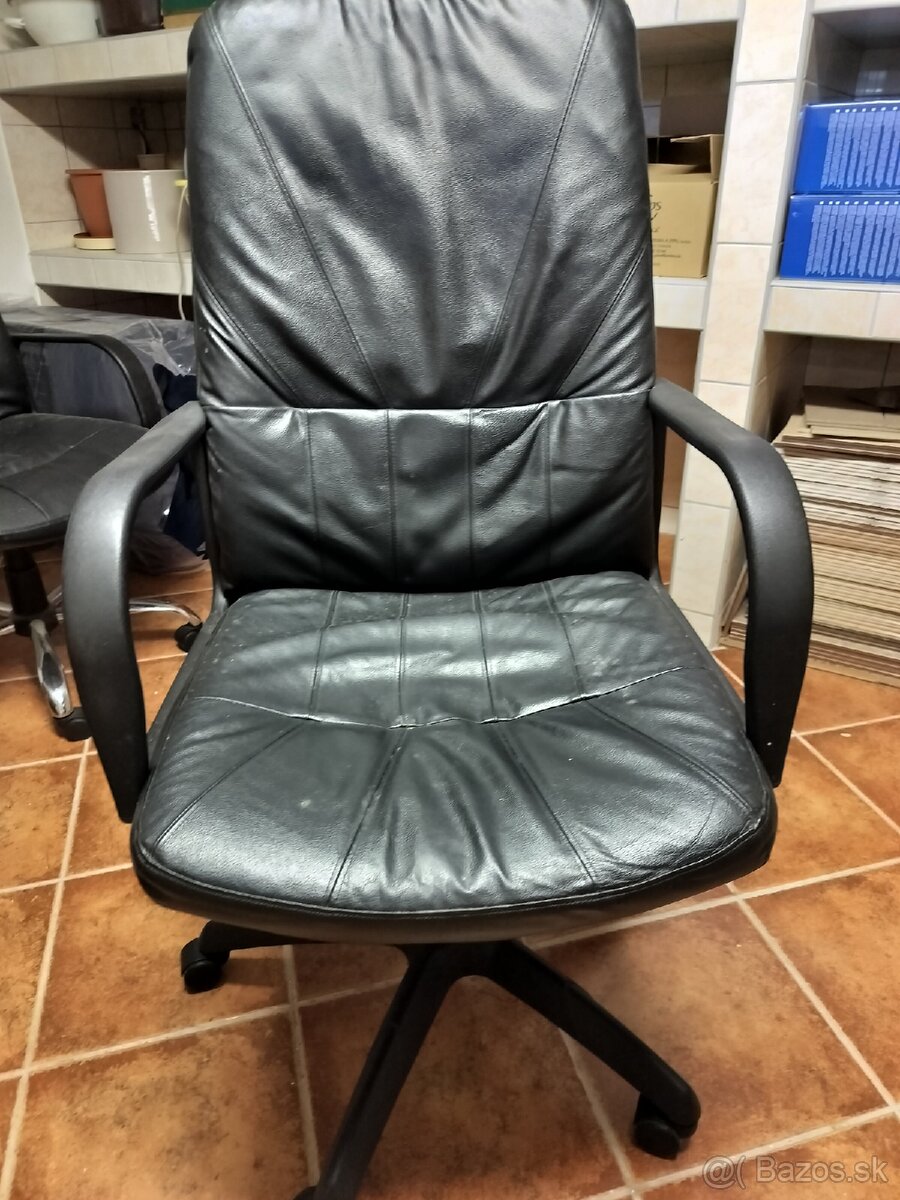Kancelárske kožené kreslo