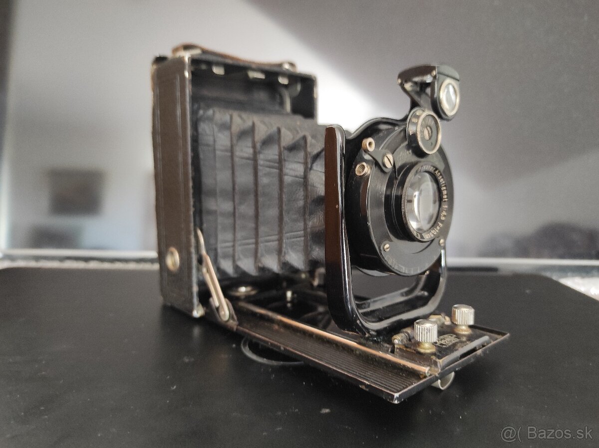 Starý fotoaparát Zeiss Ikon Derval